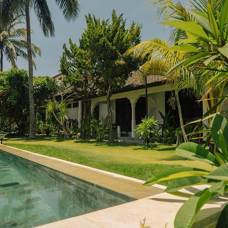 The Confidential Mandalika Hotel Kuta  Bagian luar foto